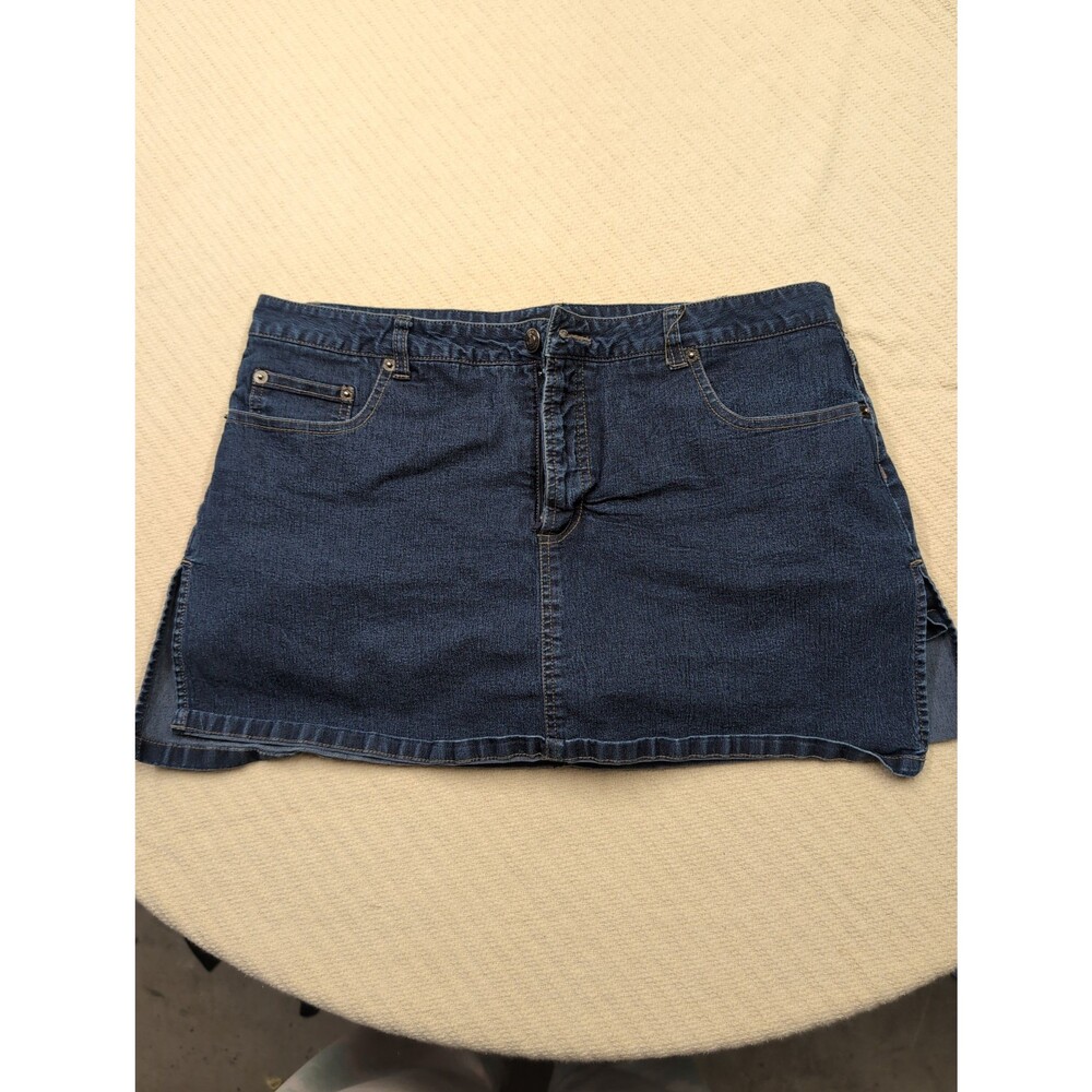 Woman's xhiliration jean skort size 15